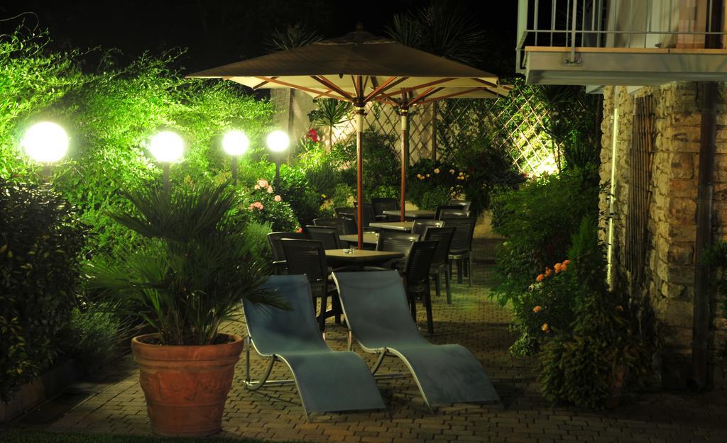 Hotel Riviera Blu Tirrenia Exterior foto