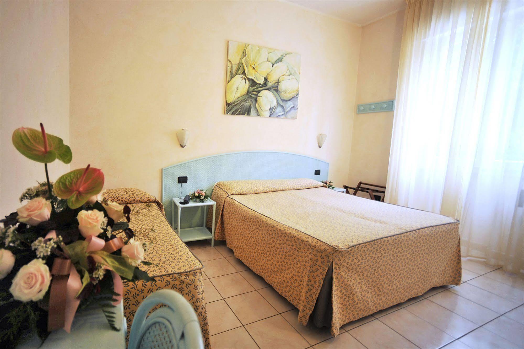 Hotel Riviera Blu Tirrenia Exterior foto