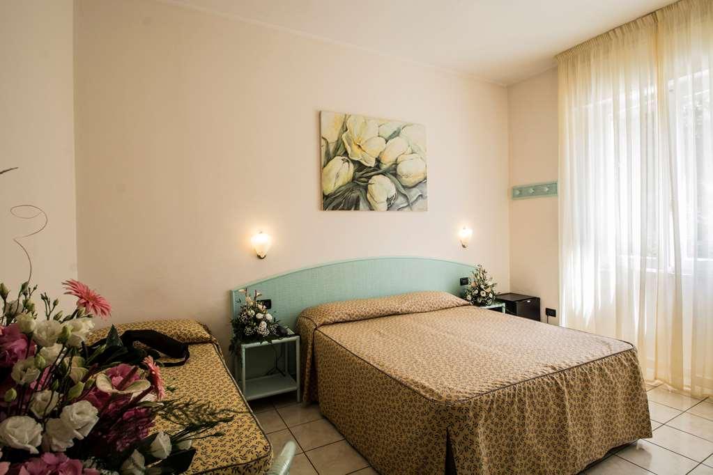 Hotel Riviera Blu Tirrenia Habitación foto
